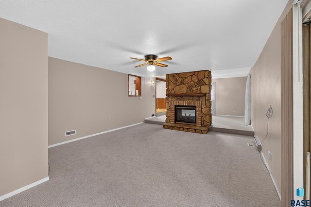 805 S Rohl Dr Drive, Sioux Falls, SD 57103