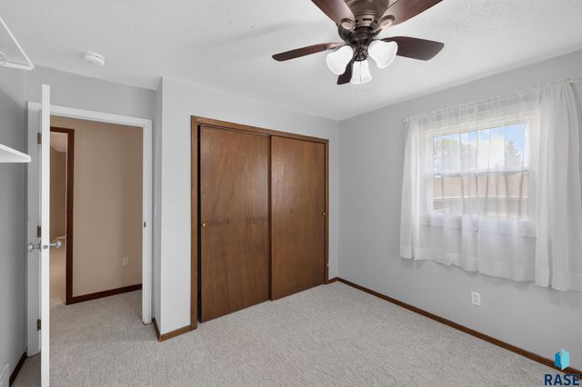 805 S Rohl Dr Drive, Sioux Falls, SD 57103