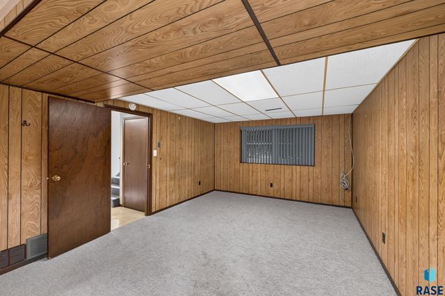 805 S Rohl Dr Drive, Sioux Falls, SD 57103