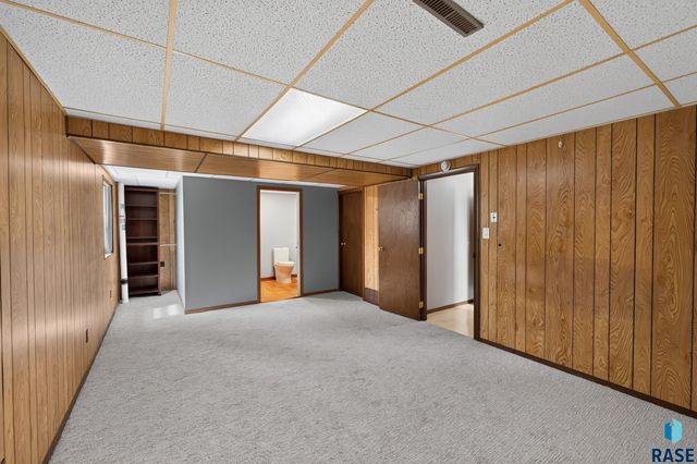 805 S Rohl Dr Drive, Sioux Falls, SD 57103