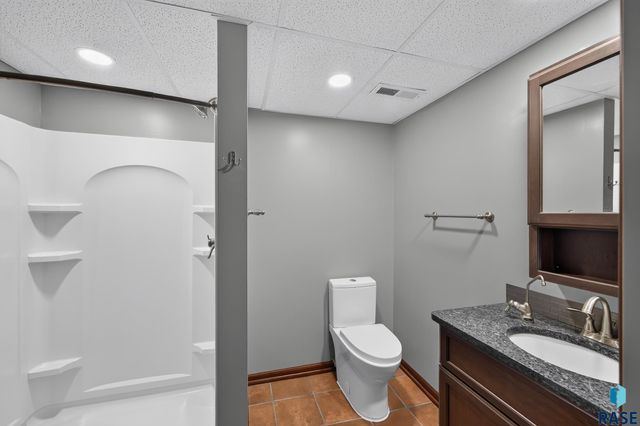 805 S Rohl Dr Drive, Sioux Falls, SD 57103