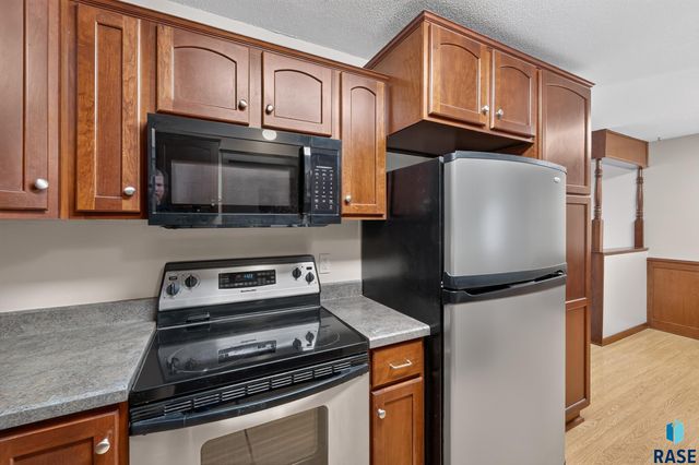 805 S Rohl Dr Drive, Sioux Falls, SD 57103