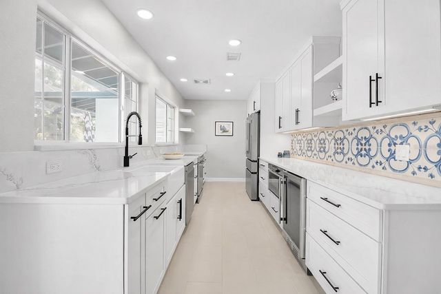 608 GARDENIA DRIVE, Venice, FL 34285
