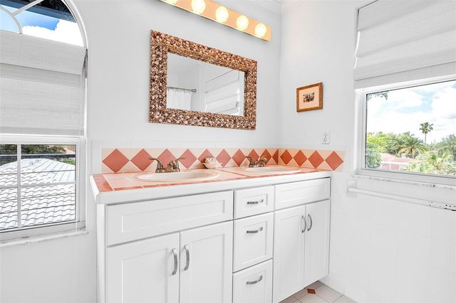 608 GARDENIA DRIVE, Venice, FL 34285