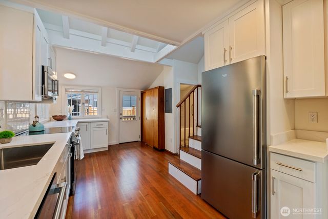 11556 17th Avenue NE, Seattle, WA 98125