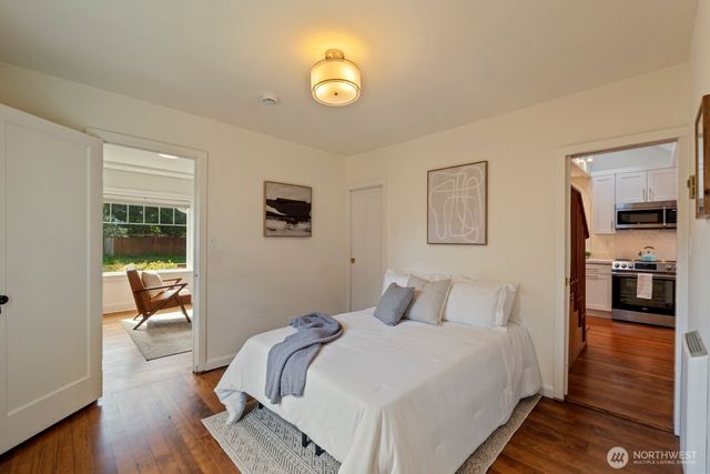 11556 17th Avenue NE, Seattle, WA 98125