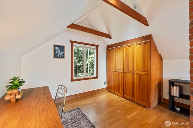 11556 17th Avenue NE, Seattle, WA 98125