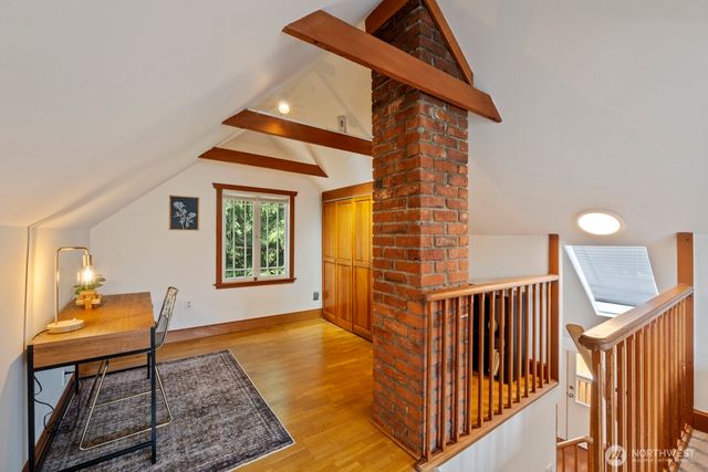 11556 17th Avenue NE, Seattle, WA 98125