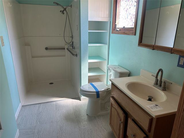 505 S 3rd Avenue E, Newton, IA 50208