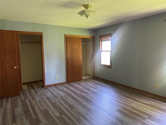 505 S 3rd Avenue E, Newton, IA 50208