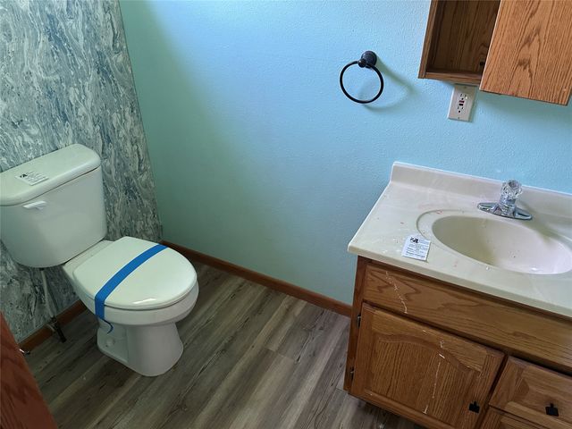 505 S 3rd Avenue E, Newton, IA 50208