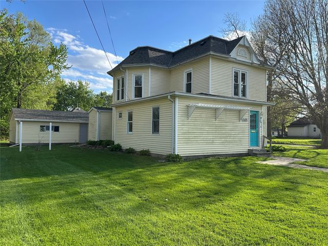 505 S 3rd Avenue E, Newton, IA 50208