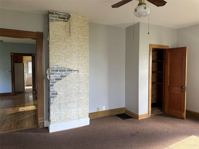 505 S 3rd Avenue E, Newton, IA 50208