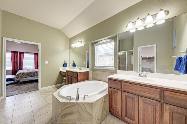 1119 Enclave WAY, Hutto, TX 78634