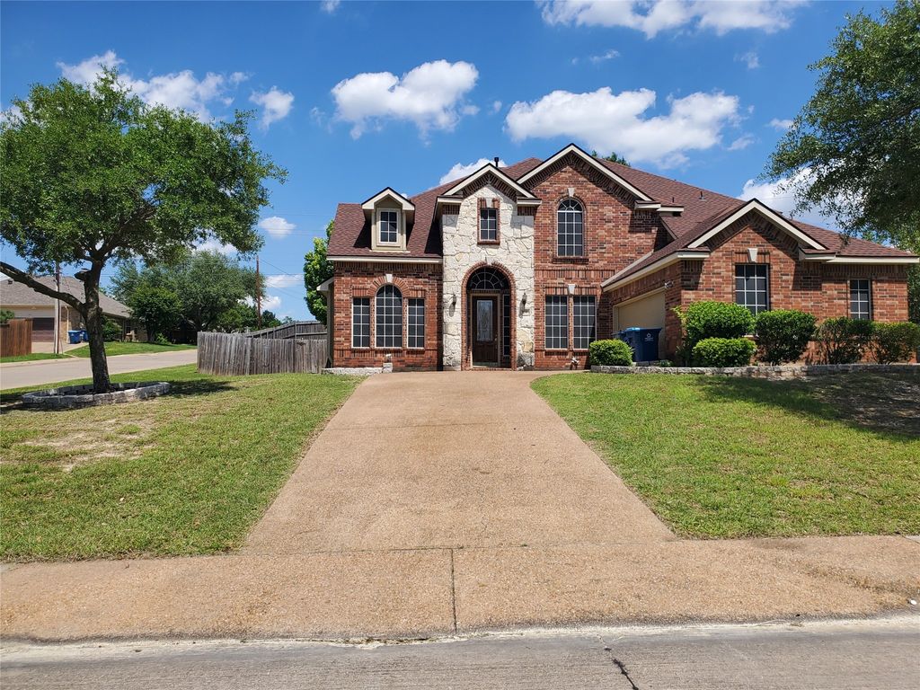 950 Marisa Lane, Desoto, TX 75115