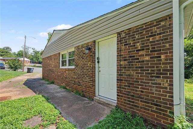 12 Preyer Court, Greensboro, NC 27405