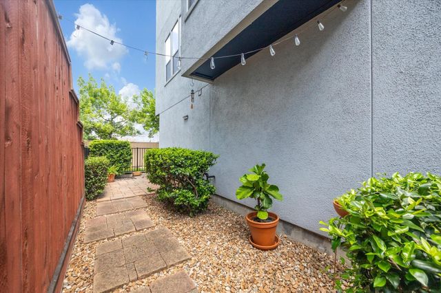 1219 Hickory Street, Houston, TX 77007