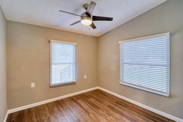 21702 Island Lake Loop E, Humble, TX 77338