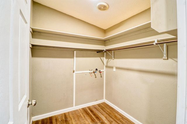 21702 Island Lake Loop E, Humble, TX 77338