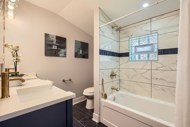 1726 W 106th Street, Chicago, IL 60643