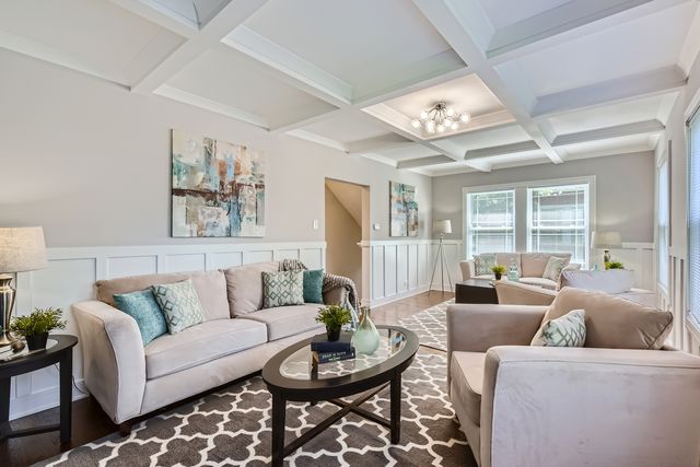 1726 W 106th Street, Chicago, IL 60643