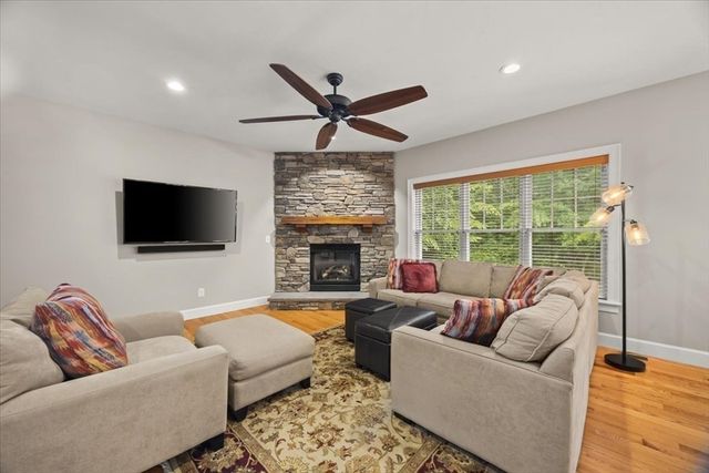 418 Center St, Easton, MA 02375