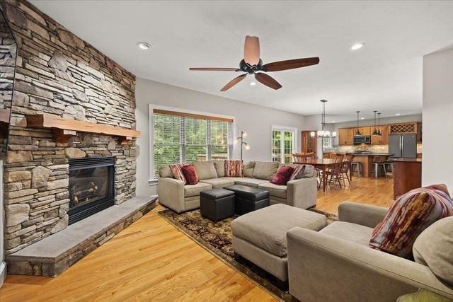 418 Center St, Easton, MA 02375
