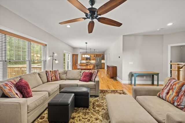 418 Center St, Easton, MA 02375