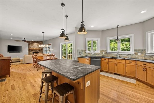 418 Center St, Easton, MA 02375