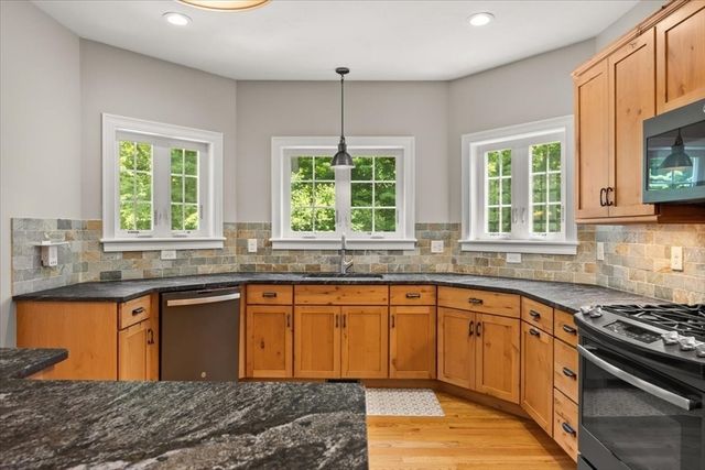 418 Center St, Easton, MA 02375