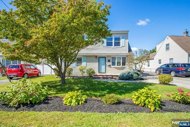 73 Burnside Place, Wanaque, NJ 07420