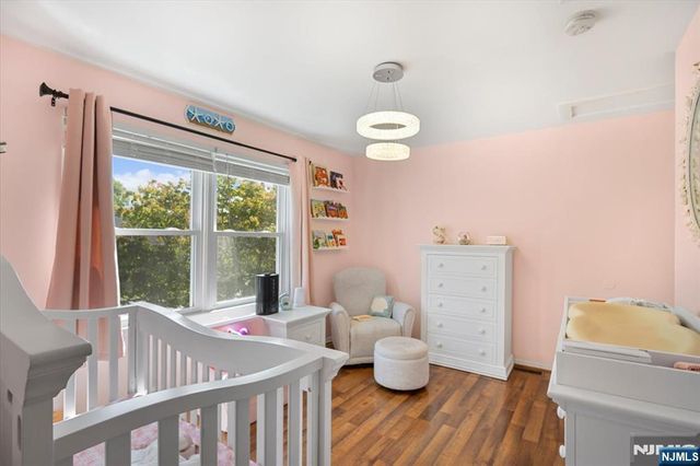 73 Burnside Place, Wanaque, NJ 07420
