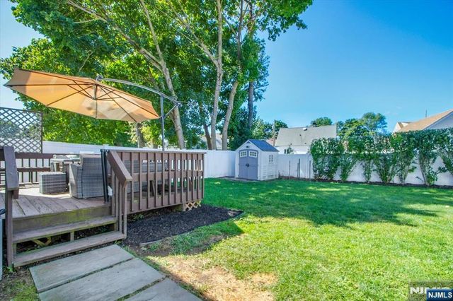 73 Burnside Place, Wanaque, NJ 07420
