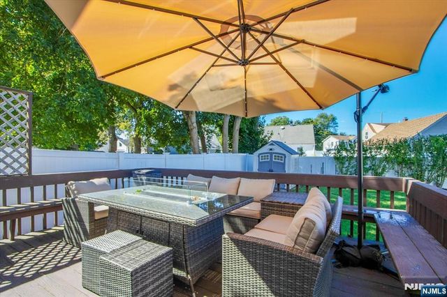 73 Burnside Place, Wanaque, NJ 07420