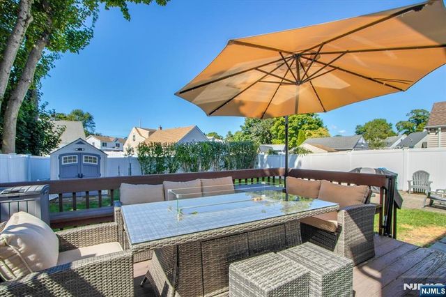 73 Burnside Place, Wanaque, NJ 07420