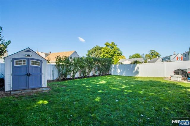 73 Burnside Place, Wanaque, NJ 07420