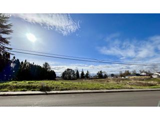 Ne Newby St, Mc Minnville, OR 97128