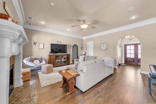 2415 Lakewood Circle, Cabot, AR 72023