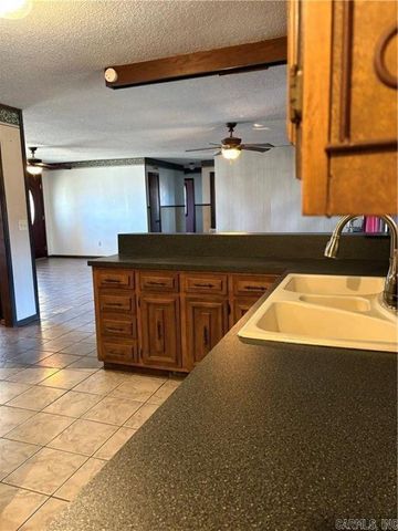 11894 Highway 359, London, AR 72847