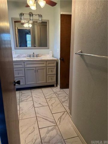 11894 Highway 359, London, AR 72847