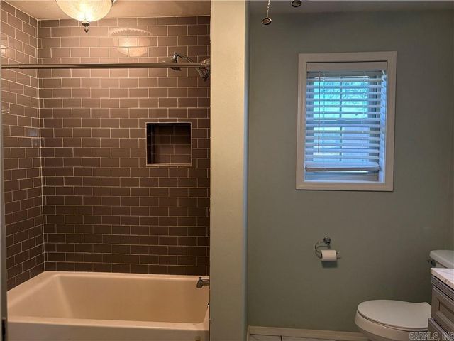 11894 Highway 359, London, AR 72847