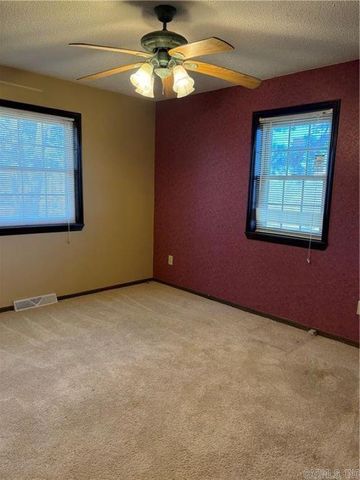 11894 Highway 359, London, AR 72847