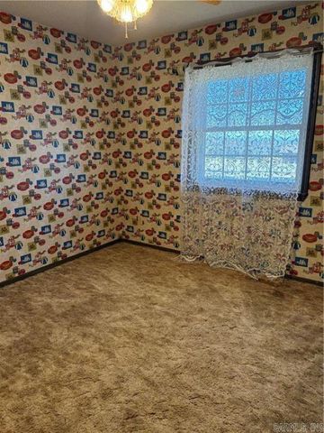 11894 Highway 359, London, AR 72847