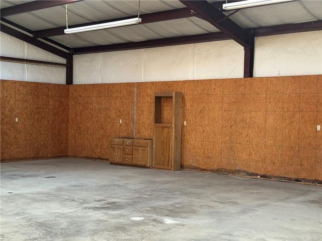 11894 Highway 359, London, AR 72847