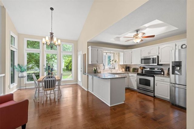 2112 NE Springbrook Street, Blue Springs, MO 64014