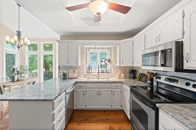 2112 NE Springbrook Street, Blue Springs, MO 64014