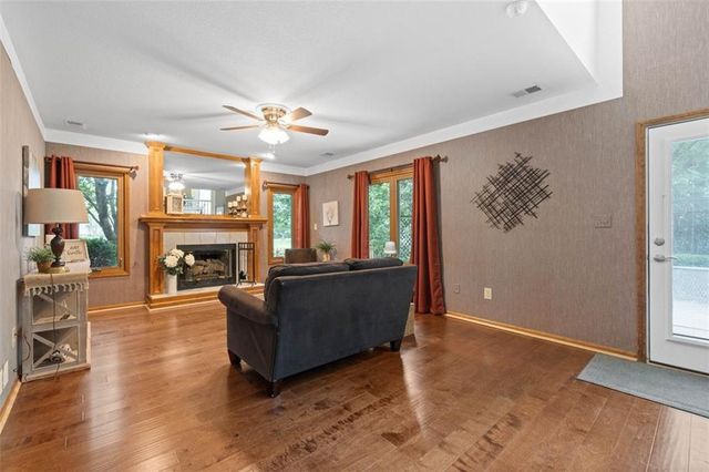 2112 NE Springbrook Street, Blue Springs, MO 64014
