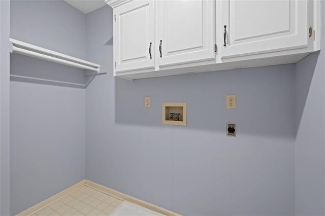 2112 NE Springbrook Street, Blue Springs, MO 64014
