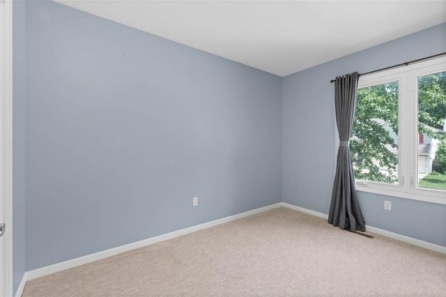 2112 NE Springbrook Street, Blue Springs, MO 64014