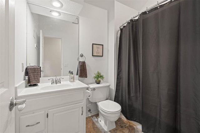 2112 NE Springbrook Street, Blue Springs, MO 64014